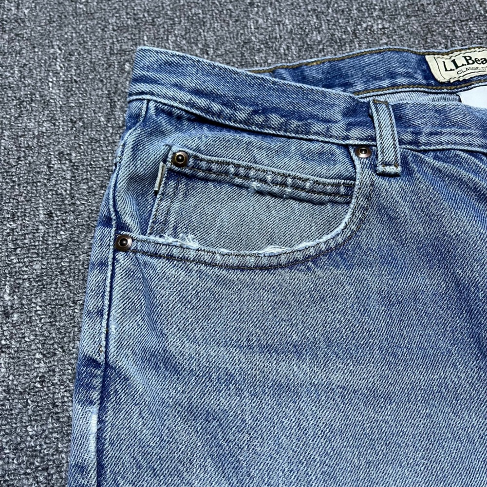 L.L.Bean Classic Fit Jeans 37x29 Light Wash Distressed Straight Leg Denim - Picture 9 of 16